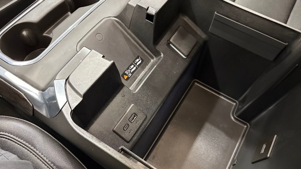 Used 2024 Chevrolet Silverado 2500 LTZ w/ LTZ Plus Package image 45