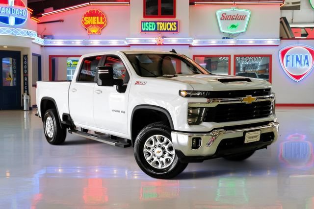 Used 2026 Chevrolet Silverado 2500 LT AWD/4WD image 1