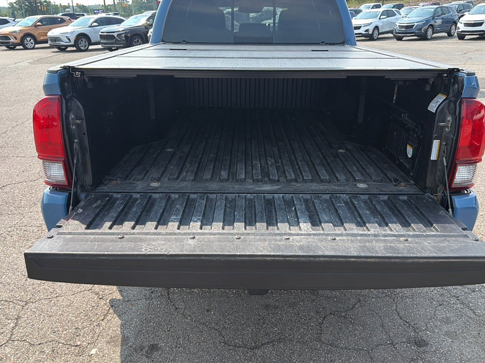 Used 2019 Toyota Tacoma SR5 AWD/4WD image 7