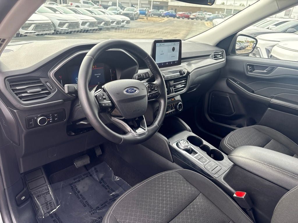 Used 2025 Ford Escape Active w/ Cold Weather Package FWD image 13