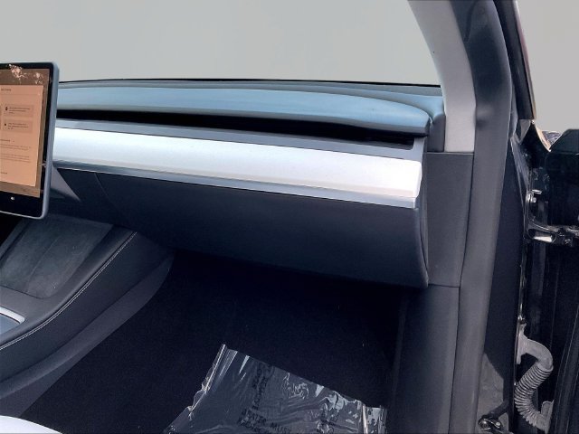Used 2024 Tesla Model Y Long Range RWD image 25