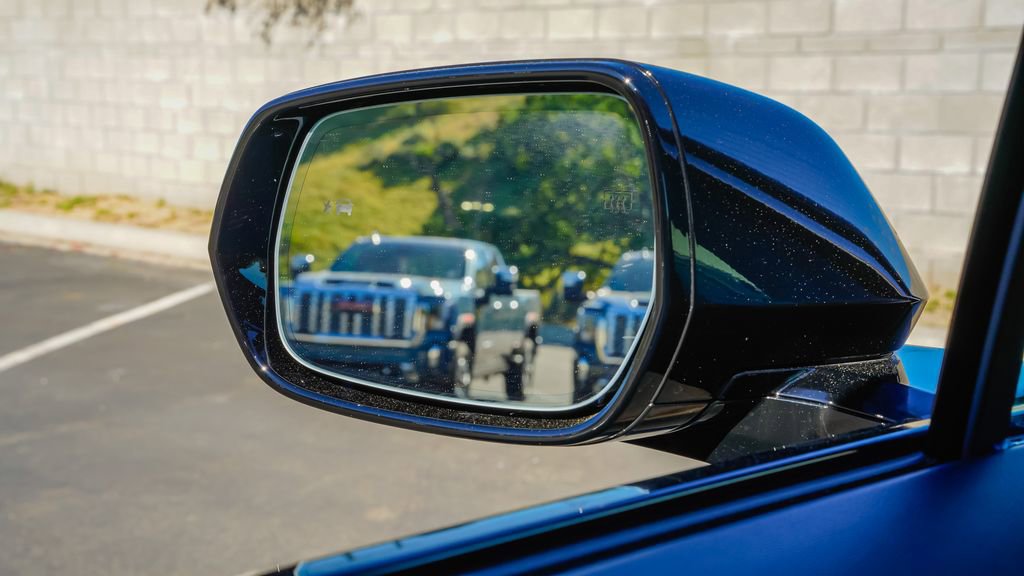 New 2026 Cadillac Lyriq Luxury image 16