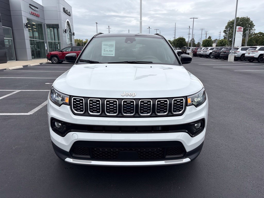 Used 2024 Jeep Compass Limited AWD/4WD image 9