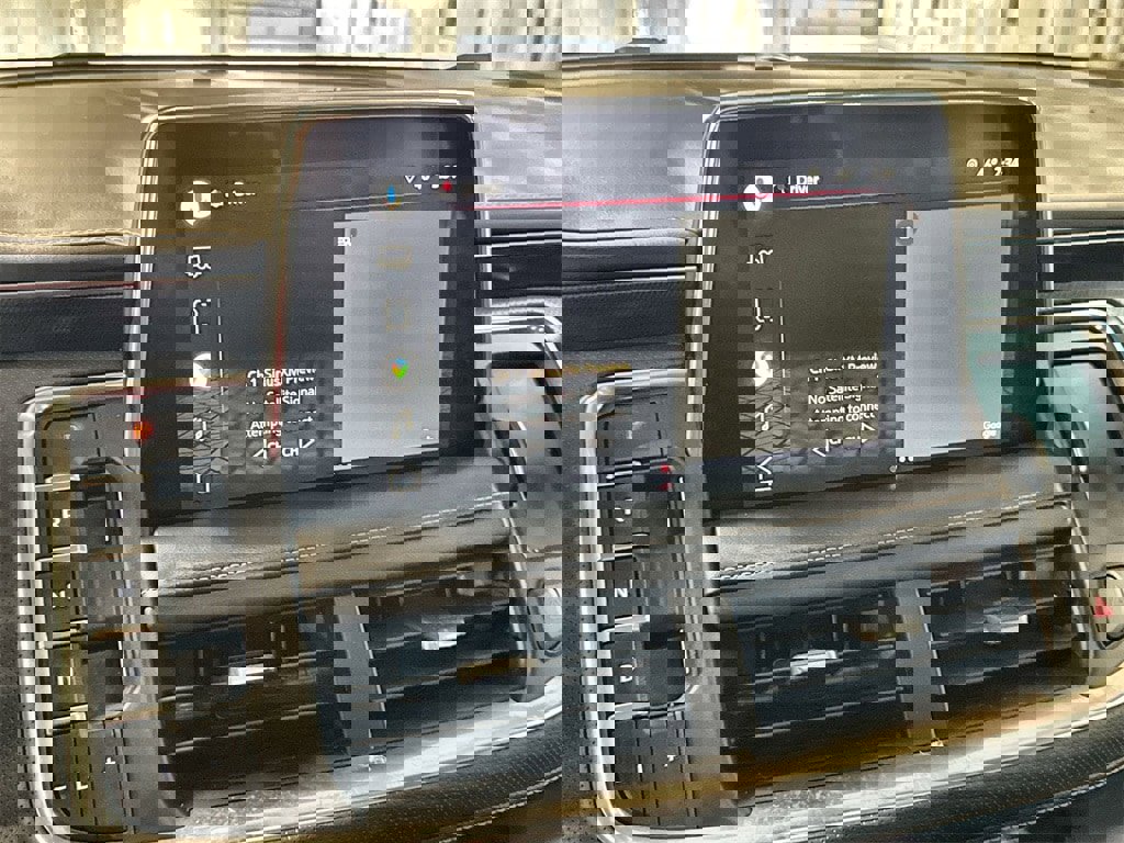 Used 2022 GMC Yukon XL AT4 image 19