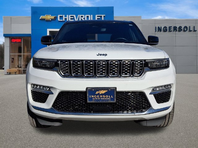 Used 2023 Jeep Grand Cherokee Summit w/ Luxury Tech Group V AWD/4WD image 22