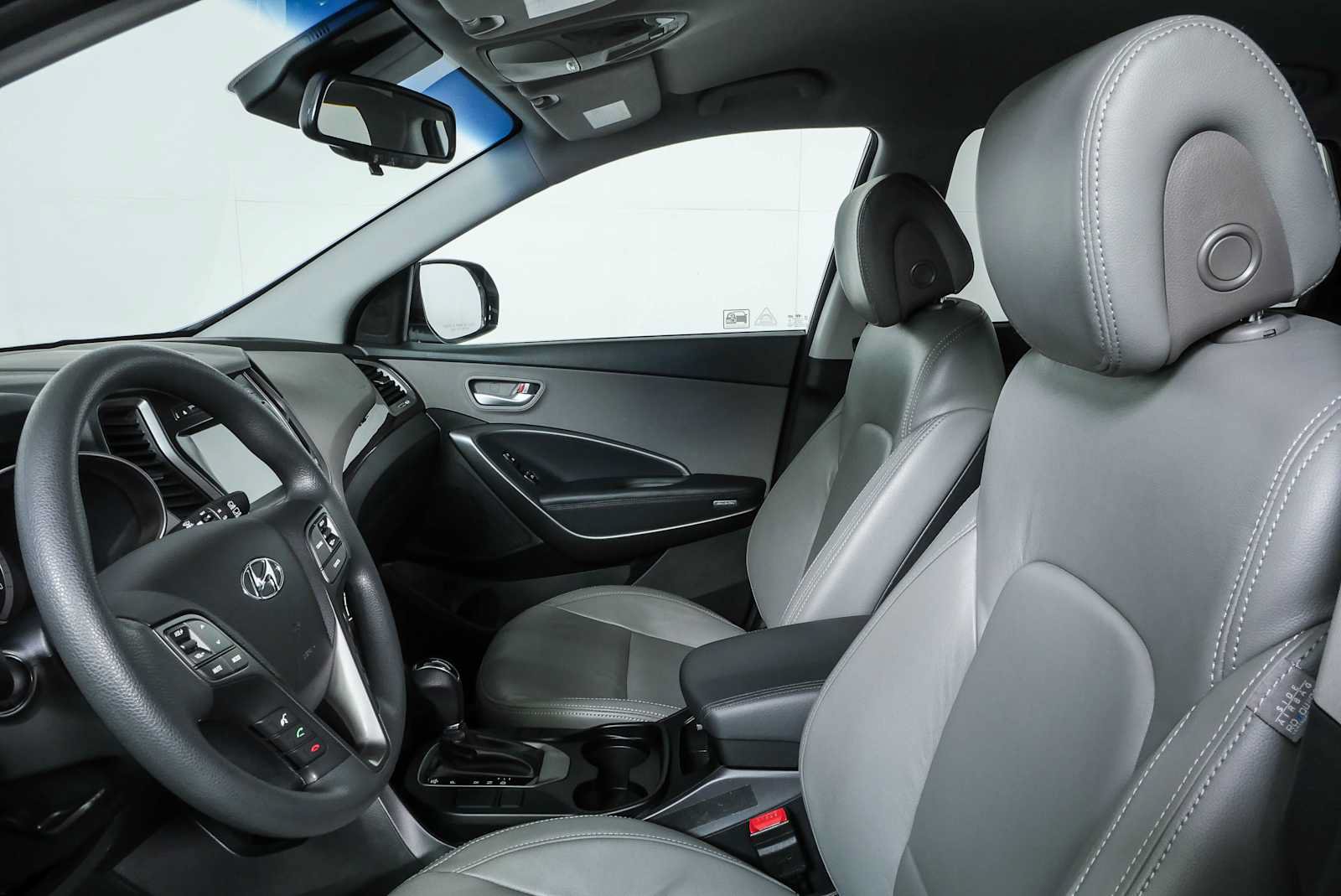 Used 2019 Hyundai Santa Fe XL SE FWD image 5