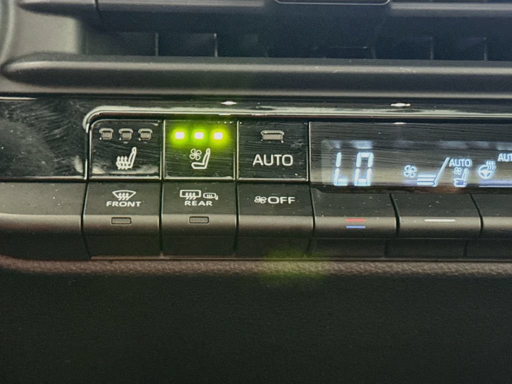 Used 2026 Toyota Crown AWD/4WD image 19