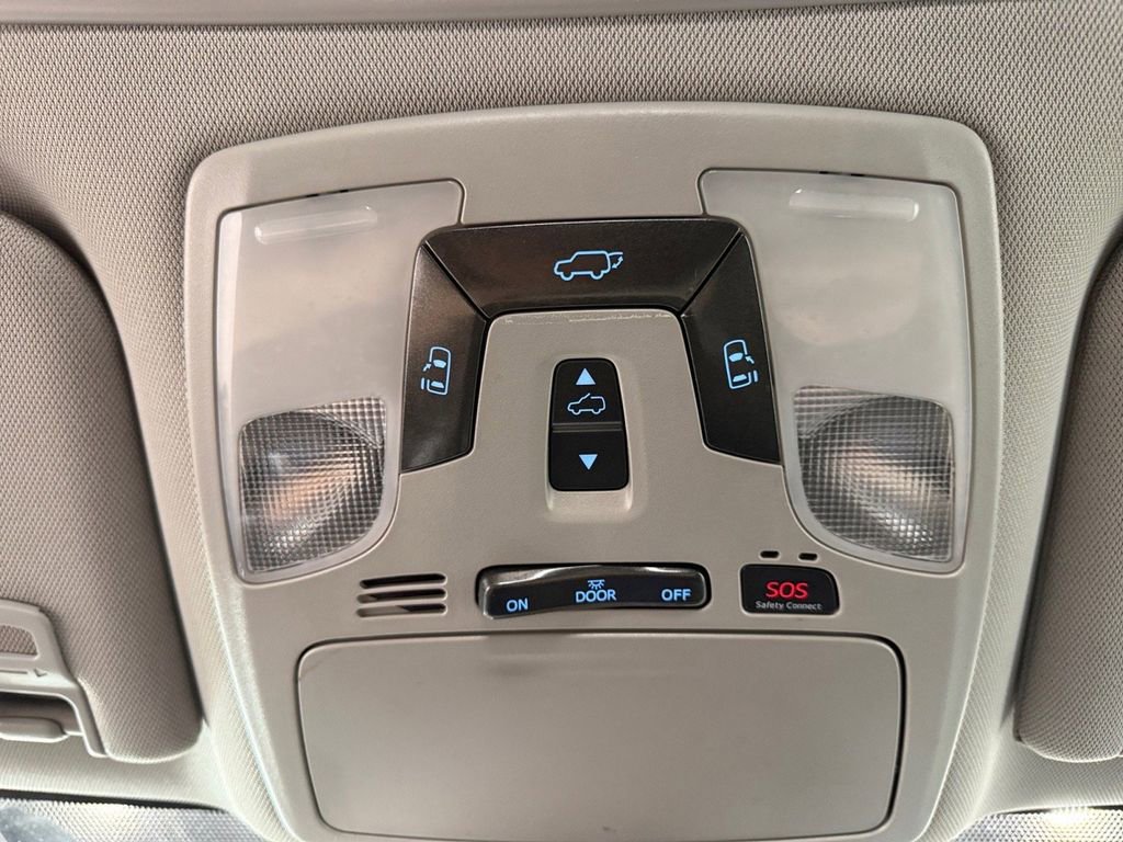 Used 2019 Toyota Sienna SE AWD/4WD image 37