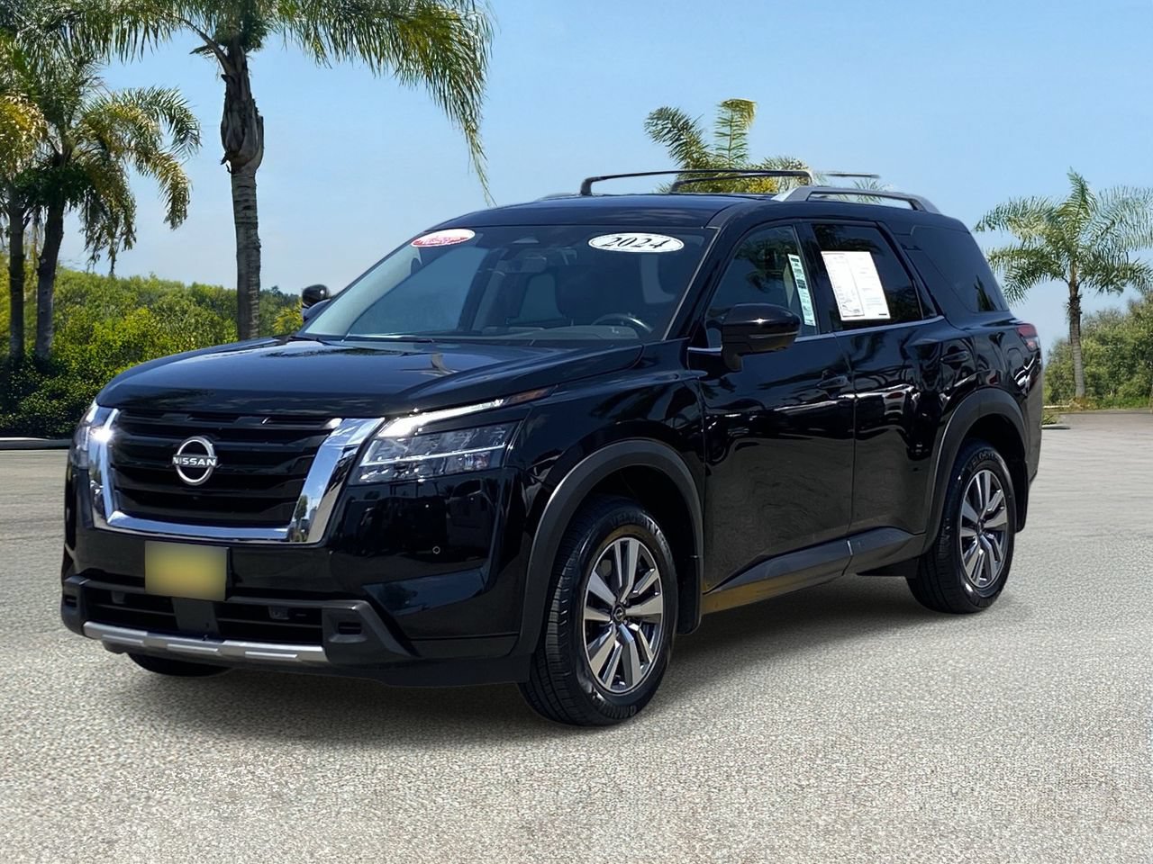 Certified 2024 Nissan Pathfinder SL FWD image 1
