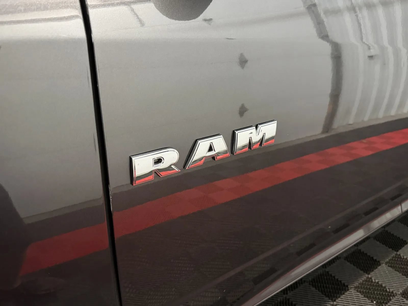 Used 2021 RAM 1500 Classic SLT AWD/4WD image 11