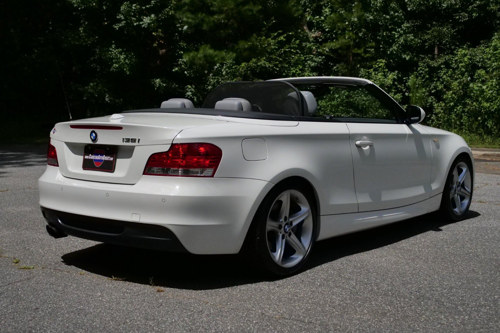 Used 2011 BMW 135i Convertible RWD image 9