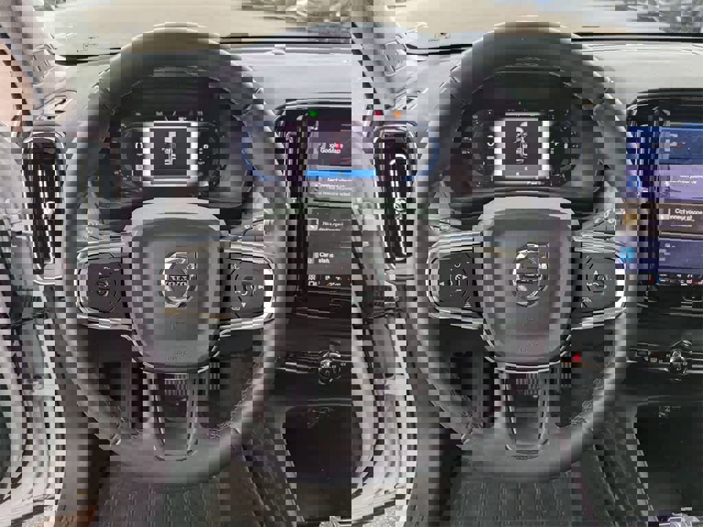 Used 2023 Volvo XC40 B5 Plus w/ Driver Assist Package image 21