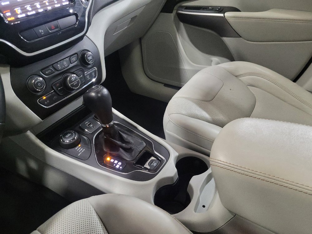 Used 2019 Jeep Cherokee Limited AWD/4WD image 26