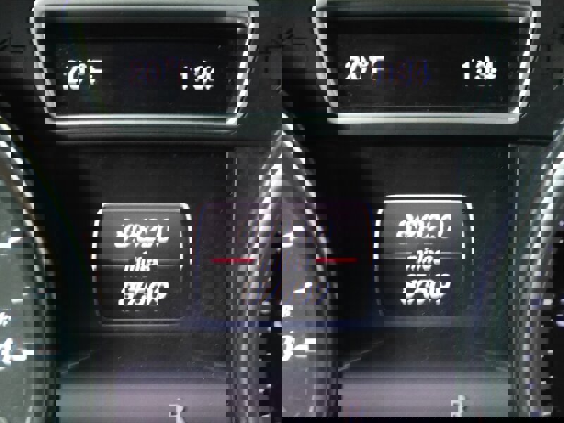 Used 2014 Mercedes-Benz GL 550 GL 550 4MATIC w/ Driver Assistance Package image 12