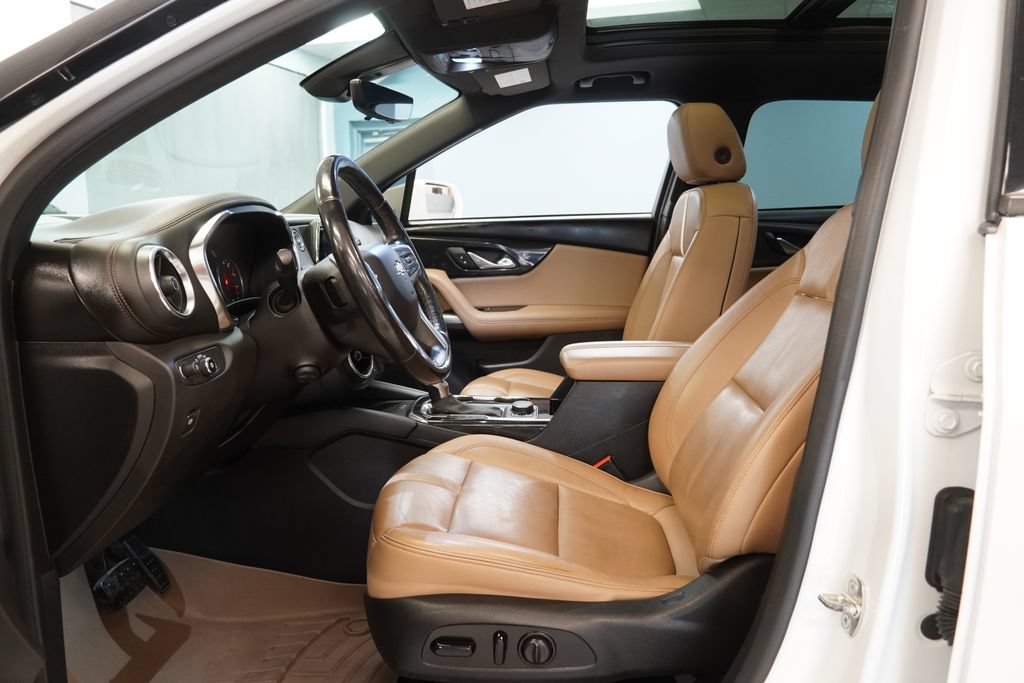 Used 2019 Chevrolet Blazer Premier w/ Sun and Wheels Package FWD image 6