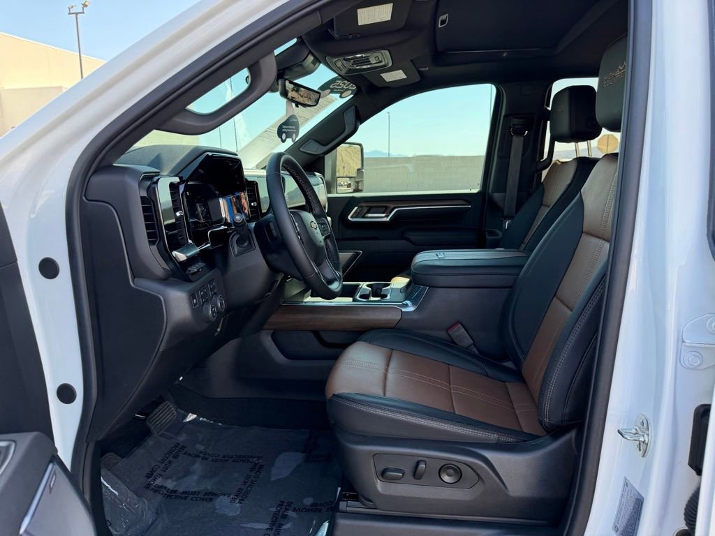 Used 2025 Chevrolet Silverado 2500 High Country w/ High Country Premium Package AWD/4WD image 13