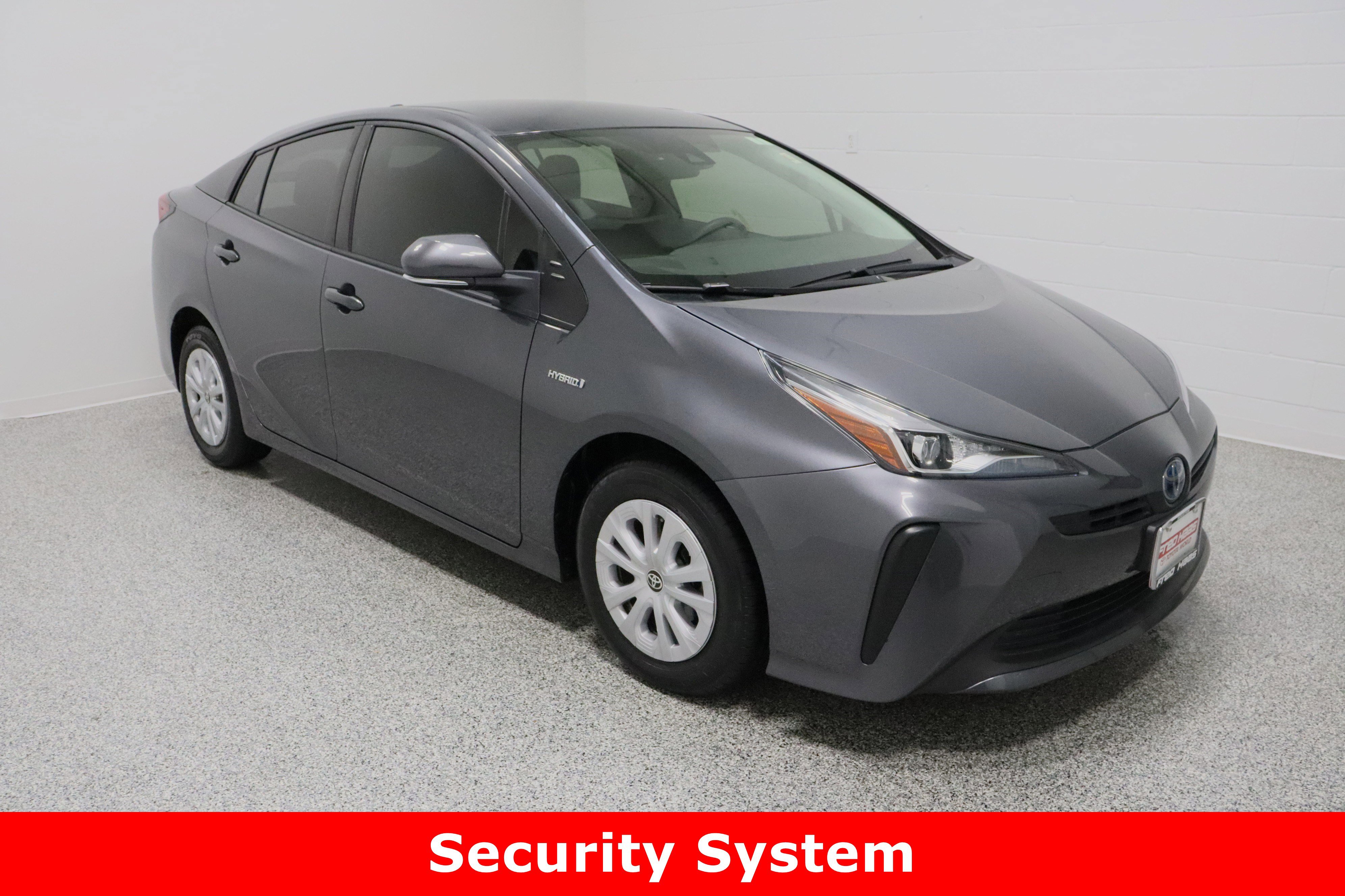 Used 2020 Toyota Prius L Eco image 4