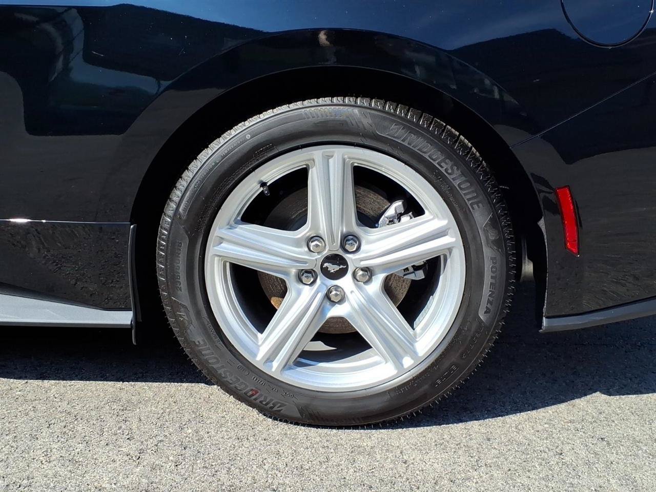 Used 2026 Ford Mustang Premium RWD image 5
