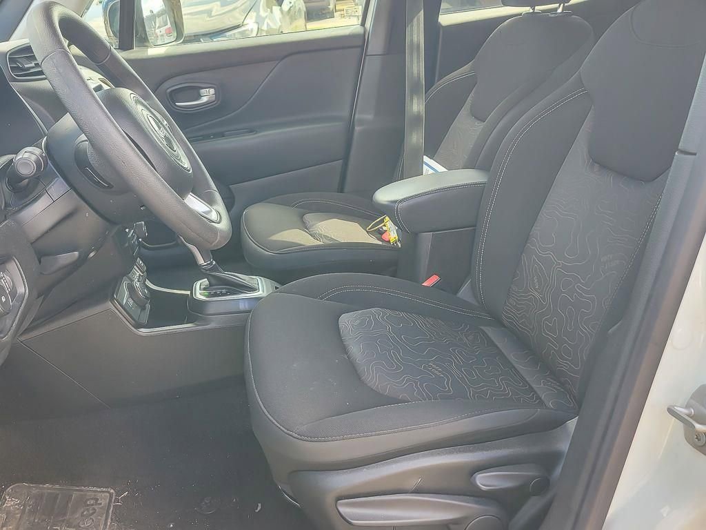 Used 2023 Jeep Renegade Latitude image 9