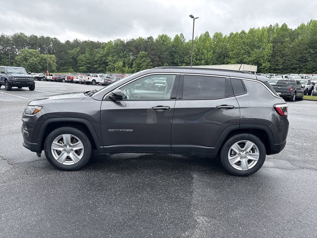 Used 2022 Jeep Compass Latitude w/ Sun and Sound Group FWD image 4