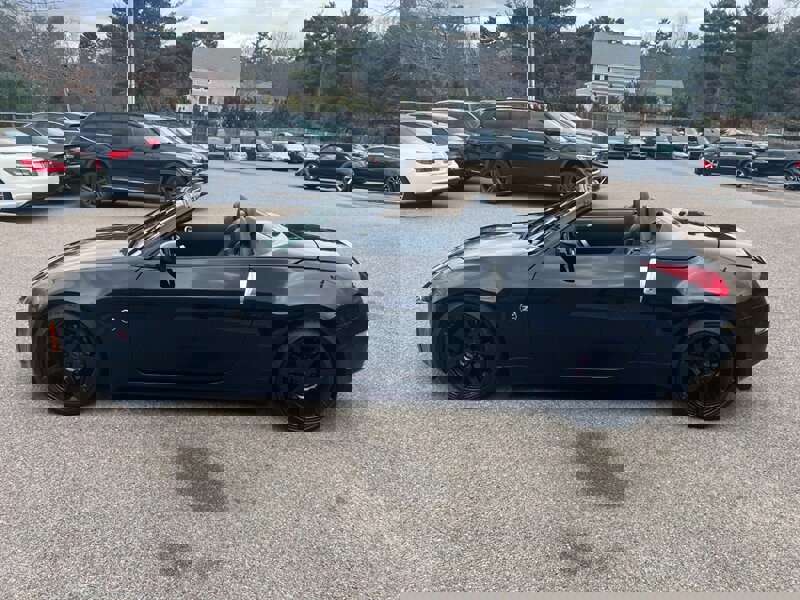 Used 2004 Nissan 350Z Touring image 2