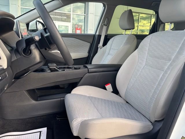 Used 2023 Nissan Rogue SV image 23