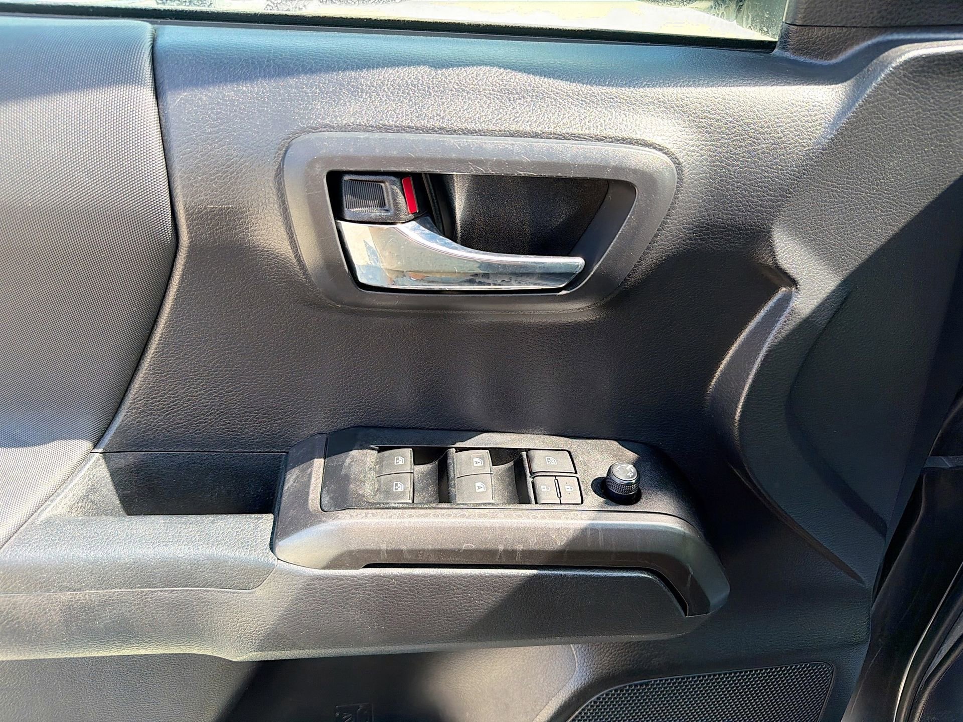 Used 2022 Toyota Tacoma TRD Sport w/ Technology Package RWD image 21