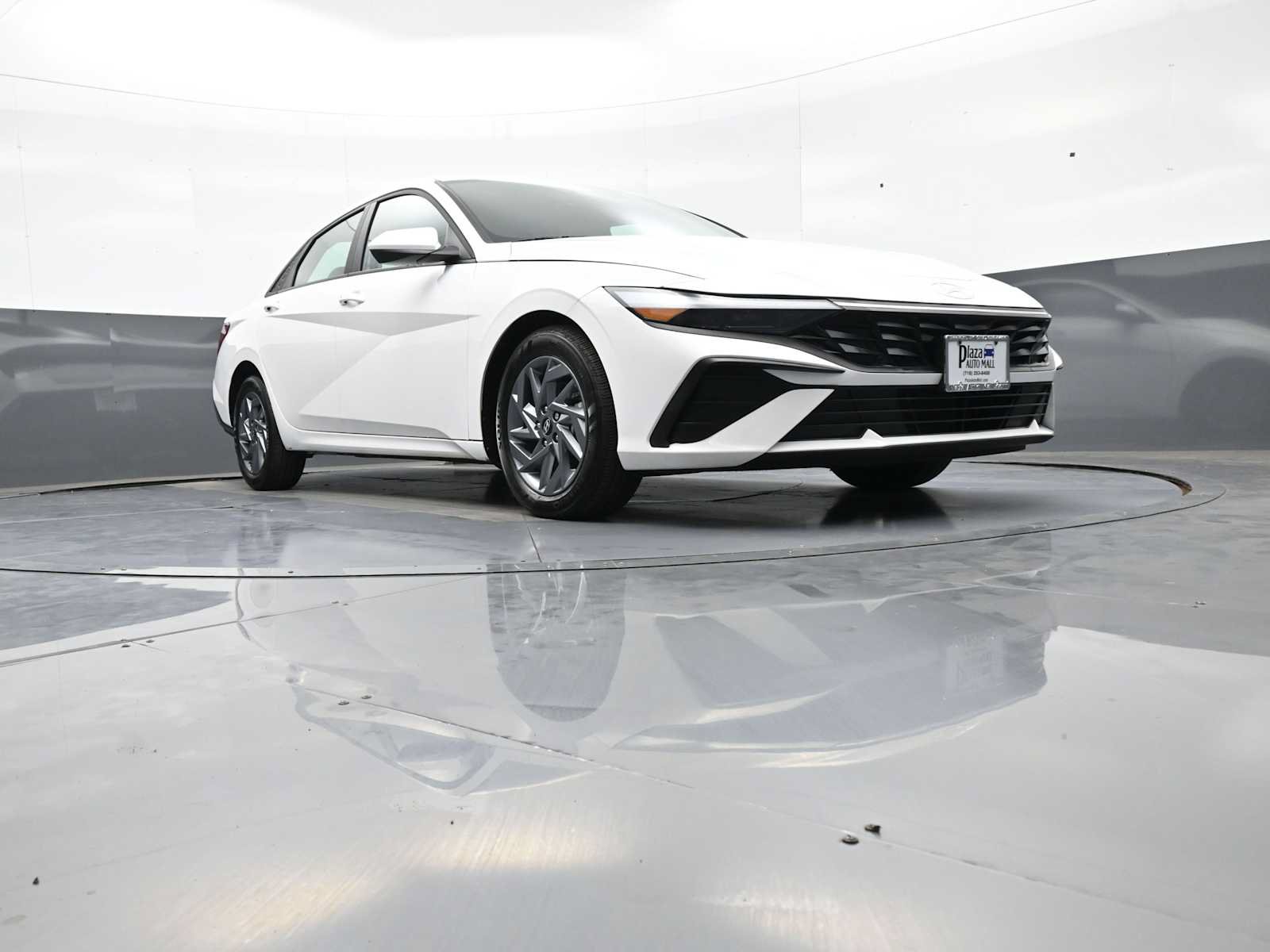 Certified 2024 Hyundai Elantra SEL FWD image 26