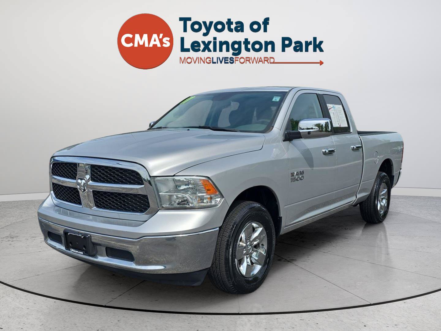 Used 2017 RAM 1500 Classic SLT AWD/4WD image 3