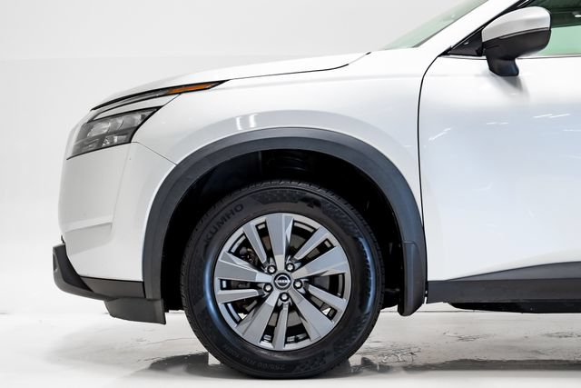 Used 2023 Nissan Pathfinder SV AWD/4WD image 32