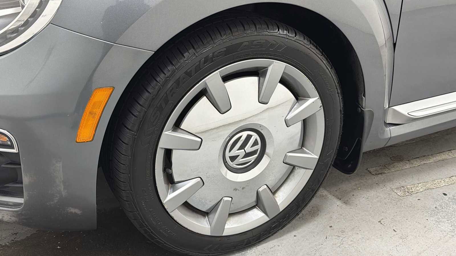 Used 2014 Volkswagen Beetle TDI image 12