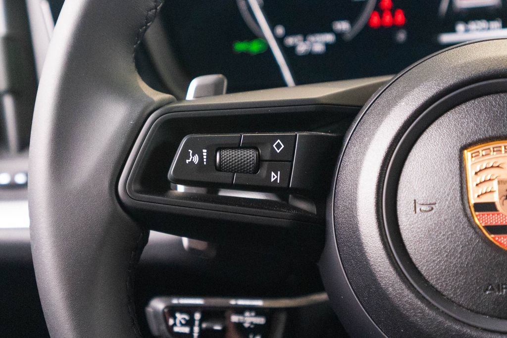 New 2025 Porsche Cayenne Coupe AWD/4WD image 33
