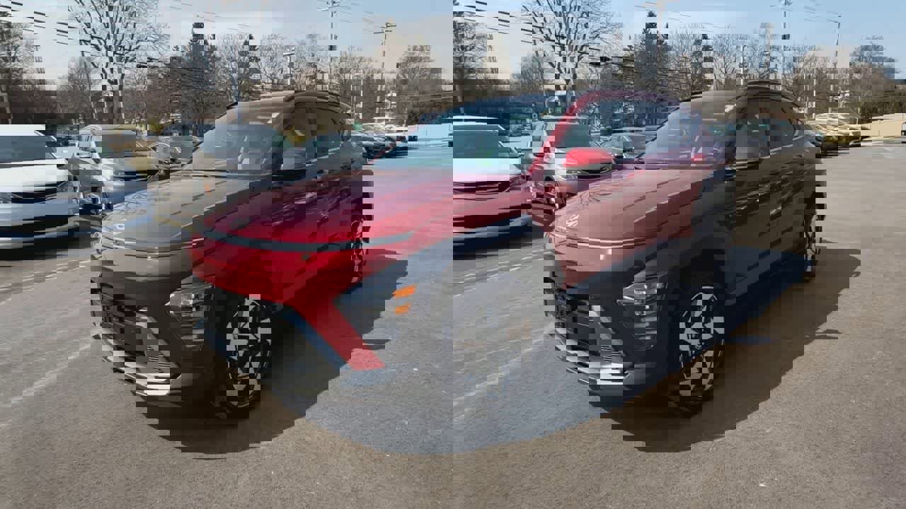 Used 2025 Hyundai Kona Limited image 4