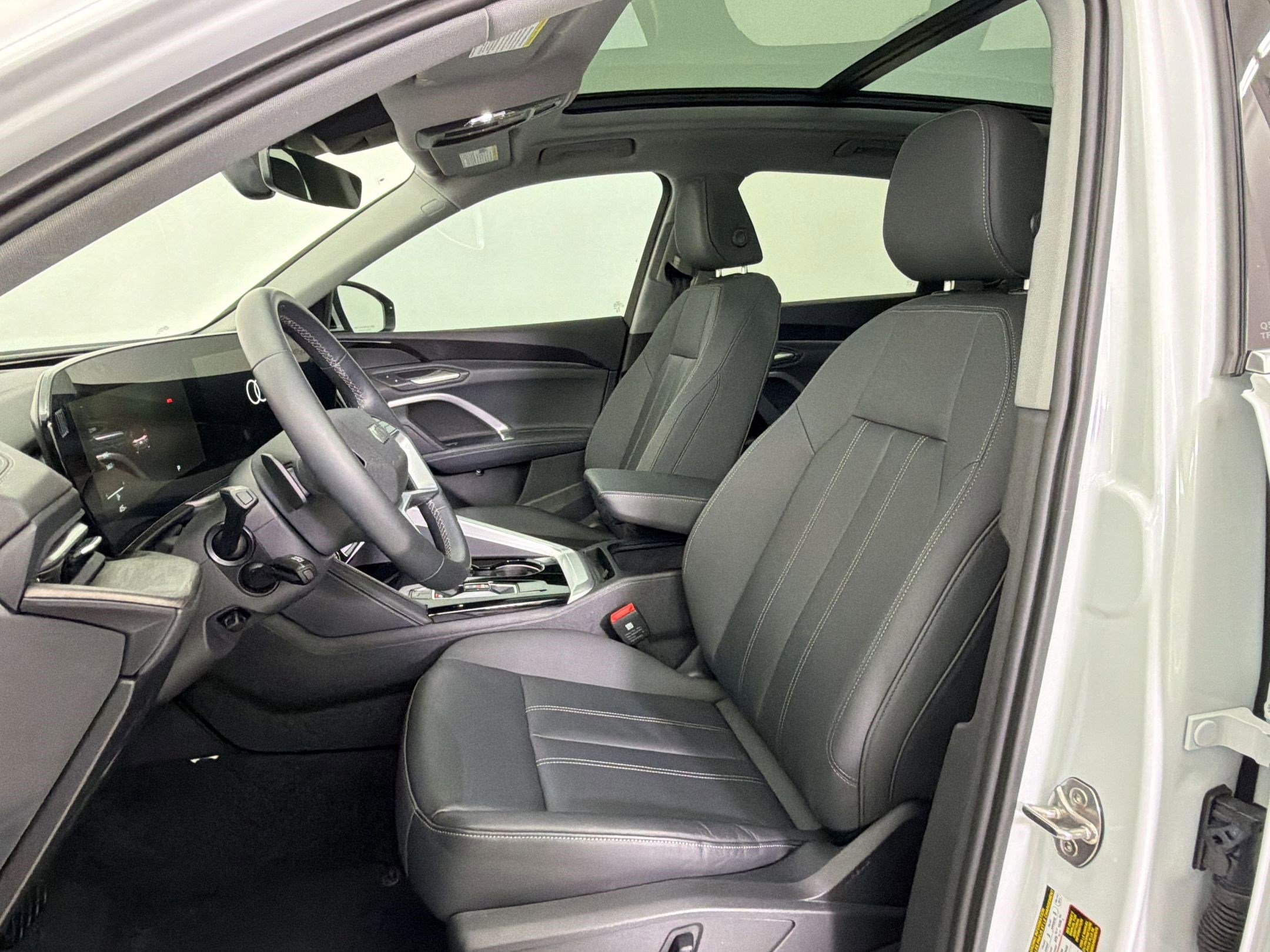 Certified 2025 Audi Q5 Premium w/ Convenience Package AWD/4WD image 5