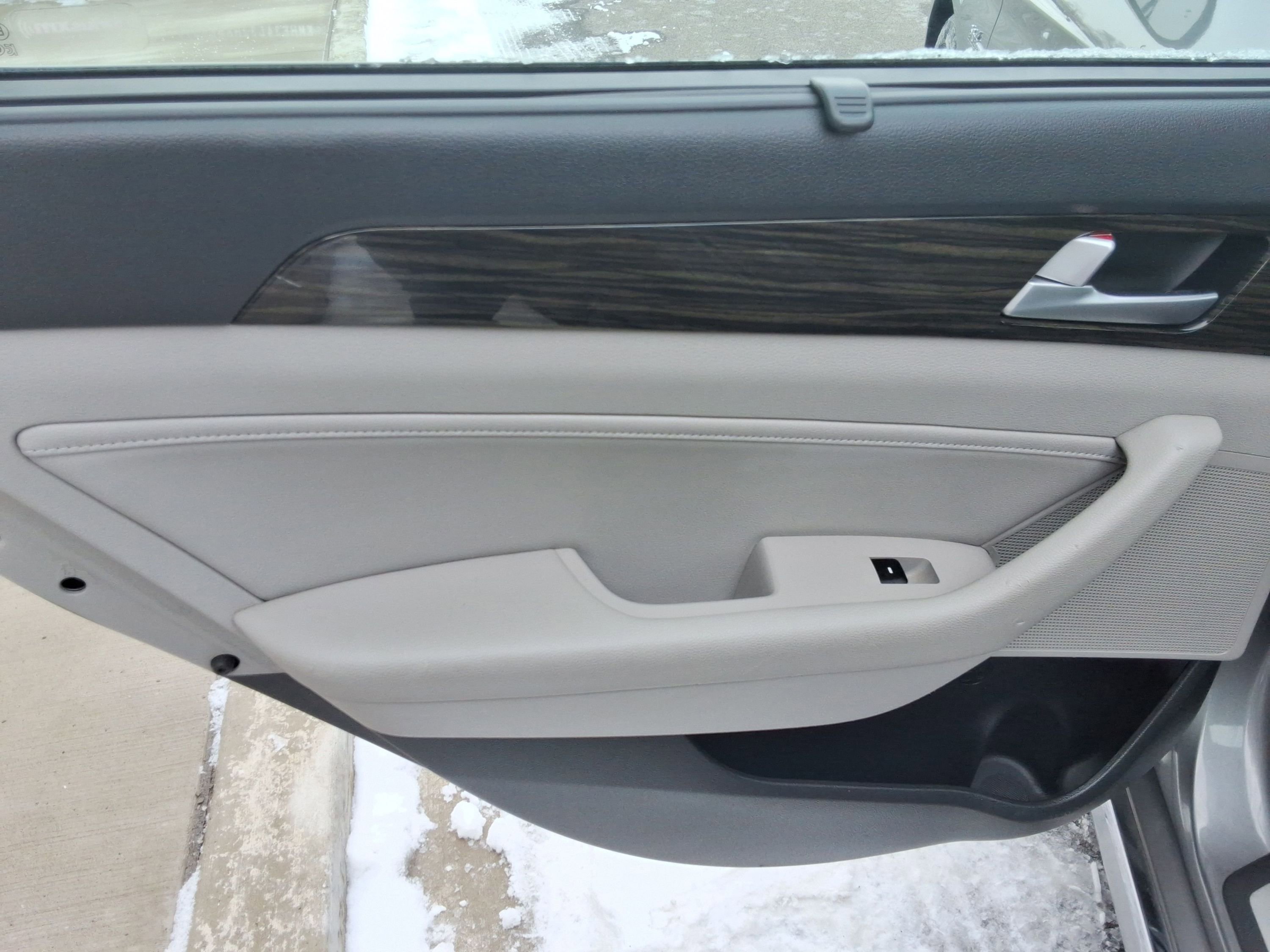 Used 2017 Hyundai Sonata Limited w/ Ultimate Package 02 image 23