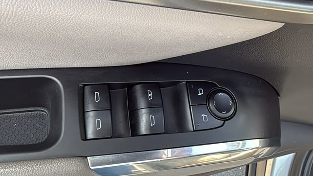 Used 2025 Chevrolet Traverse LT FWD image 10