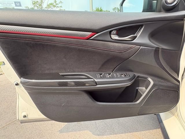 Used 2018 Honda Civic Type R image 10