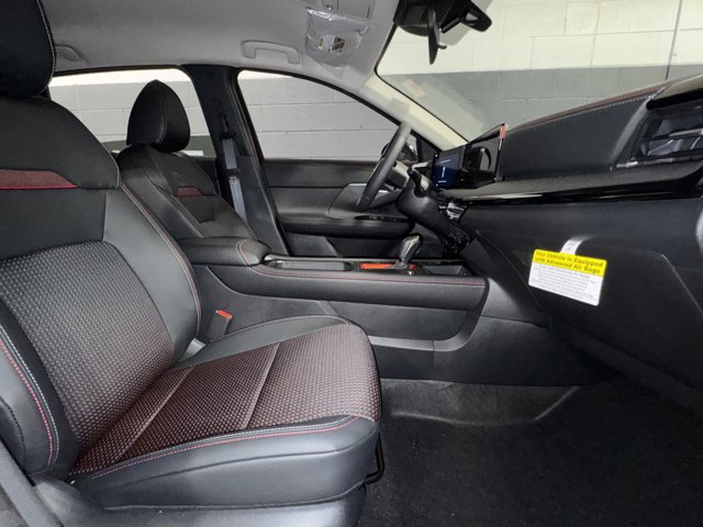 New 2026 Nissan Kicks SR w/ Cold Weather Package image 10