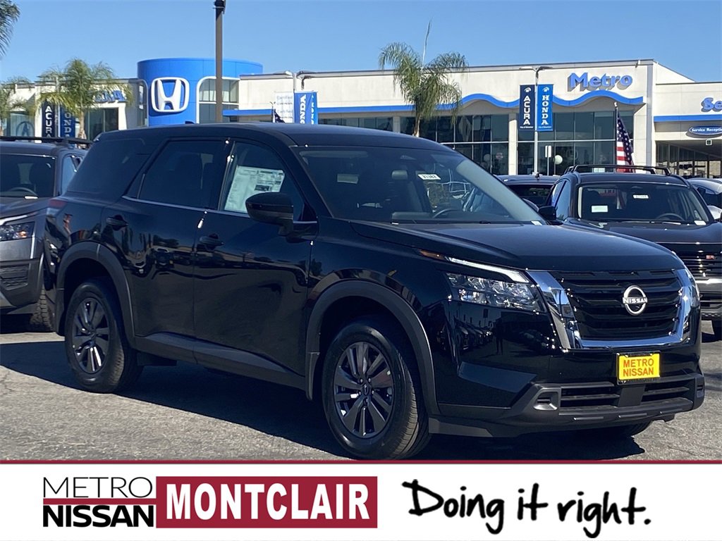 New 2025 Nissan Pathfinder S