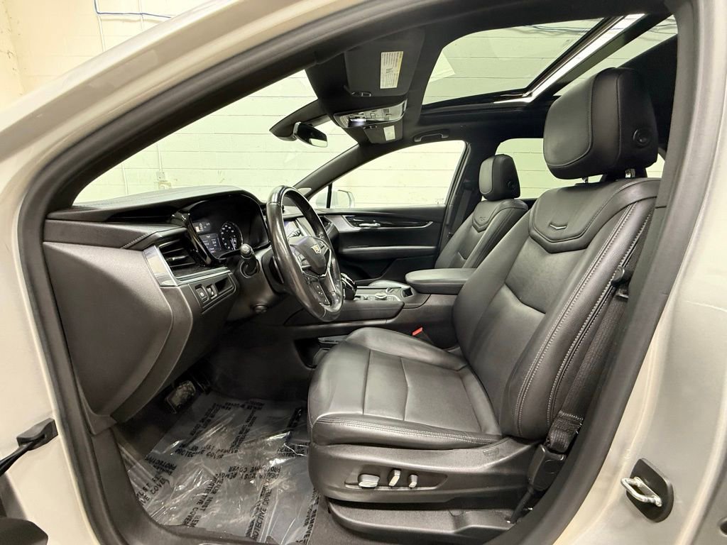 Used 2020 Cadillac XT5 Premium Luxury w/ LPO, Floor Liner Package image 27