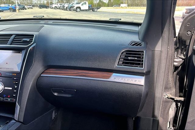 Used 2019 Ford Explorer Limited w/ Class III Trailer Tow Package image 27