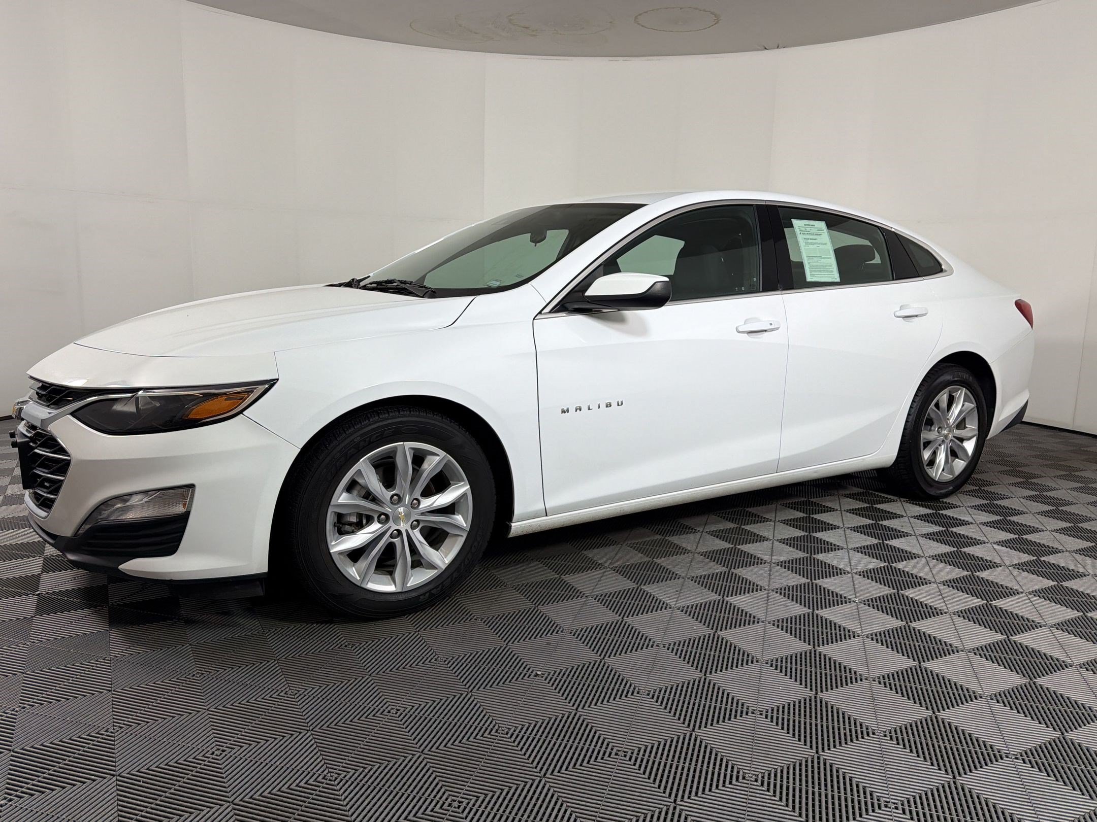 Used 2024 Chevrolet Malibu LT FWD image 22