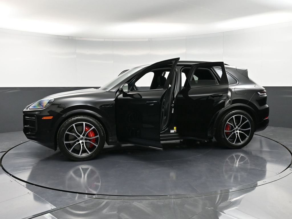 New 2026 Porsche Cayenne Turbo AWD/4WD image 39
