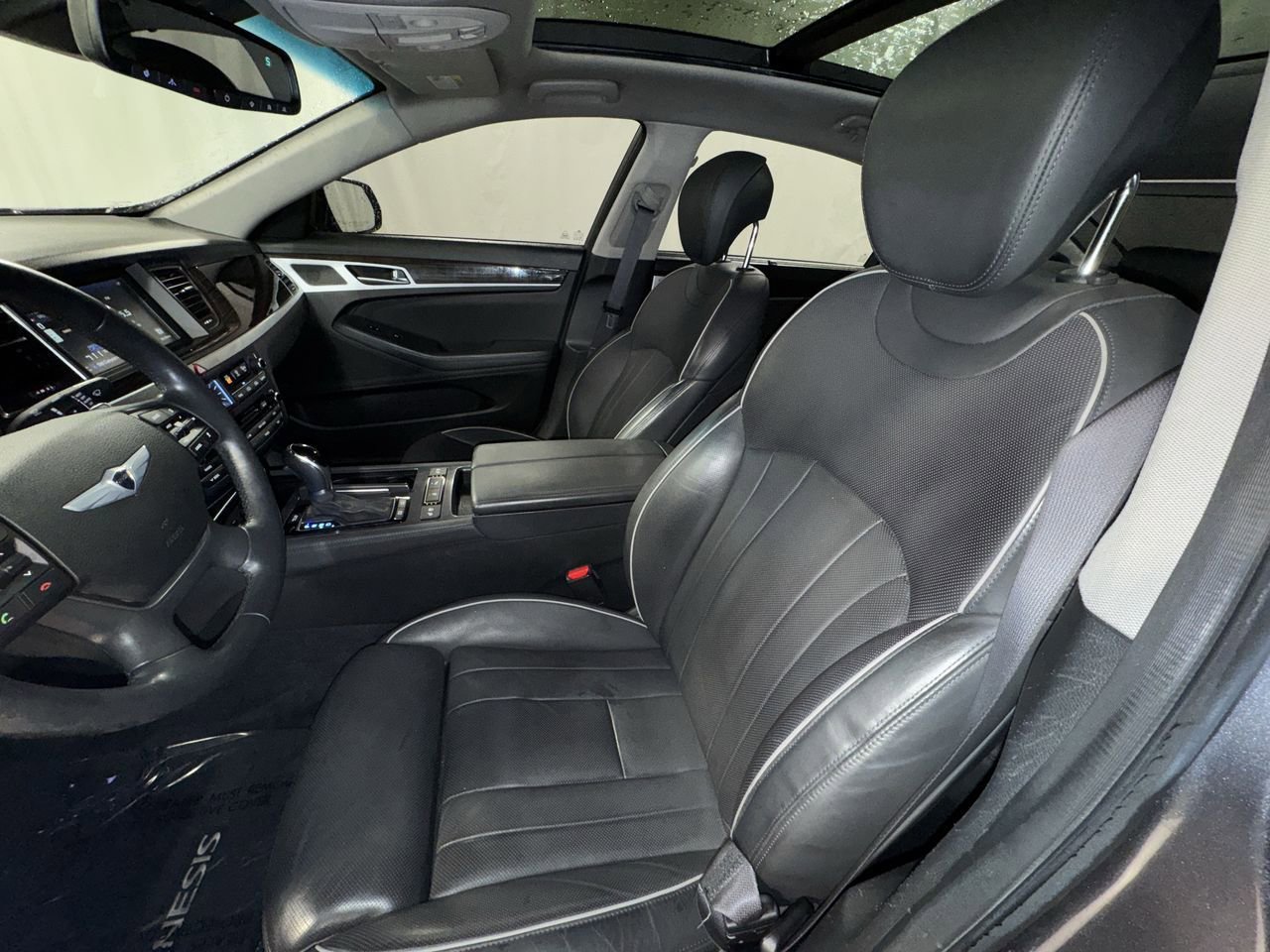 Used 2015 Hyundai Genesis 3.8 w/ Option Group 03 image 16