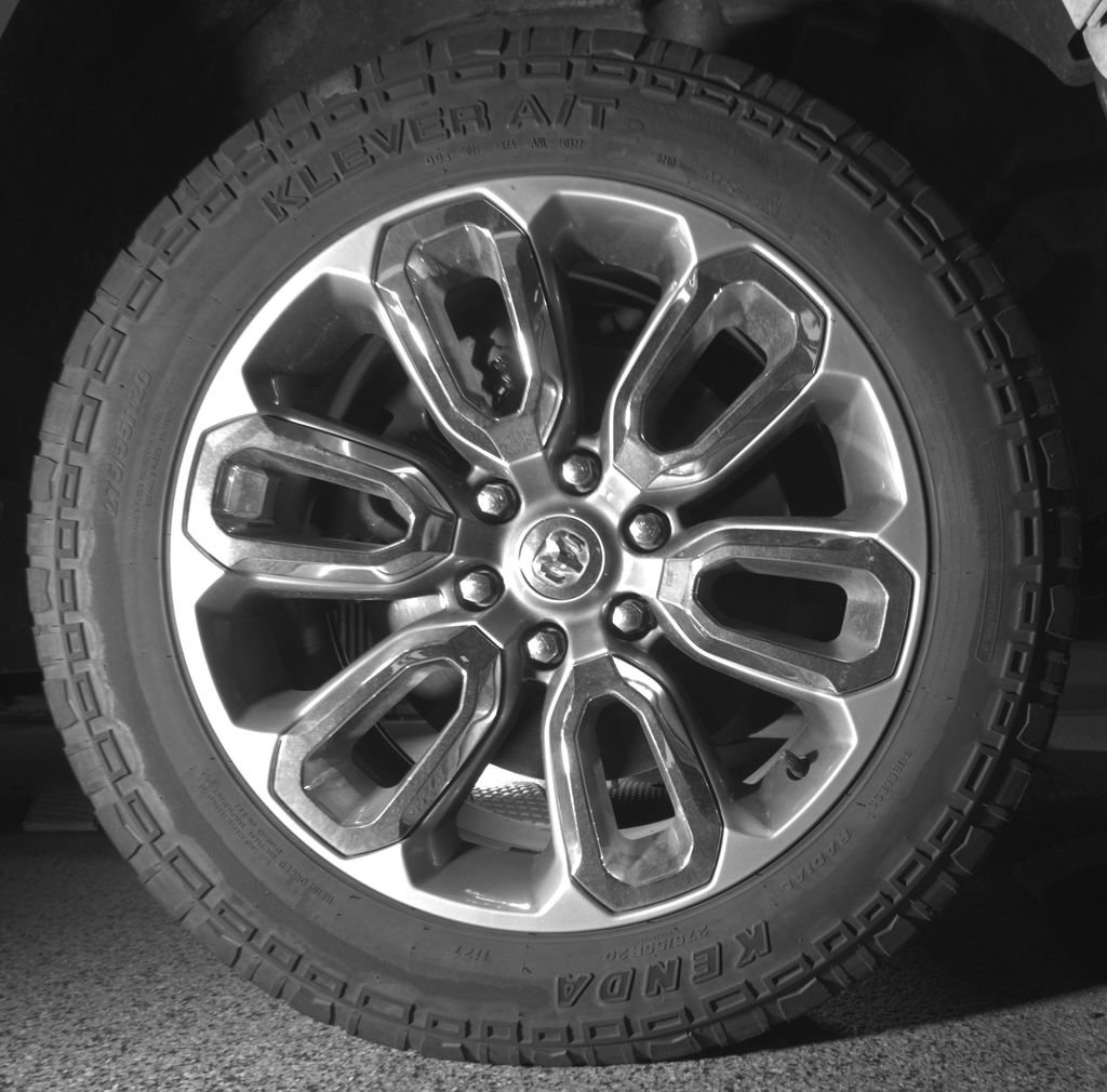 Used 2020 RAM 1500 Laramie w/ Sport Appearance Package AWD/4WD image 12