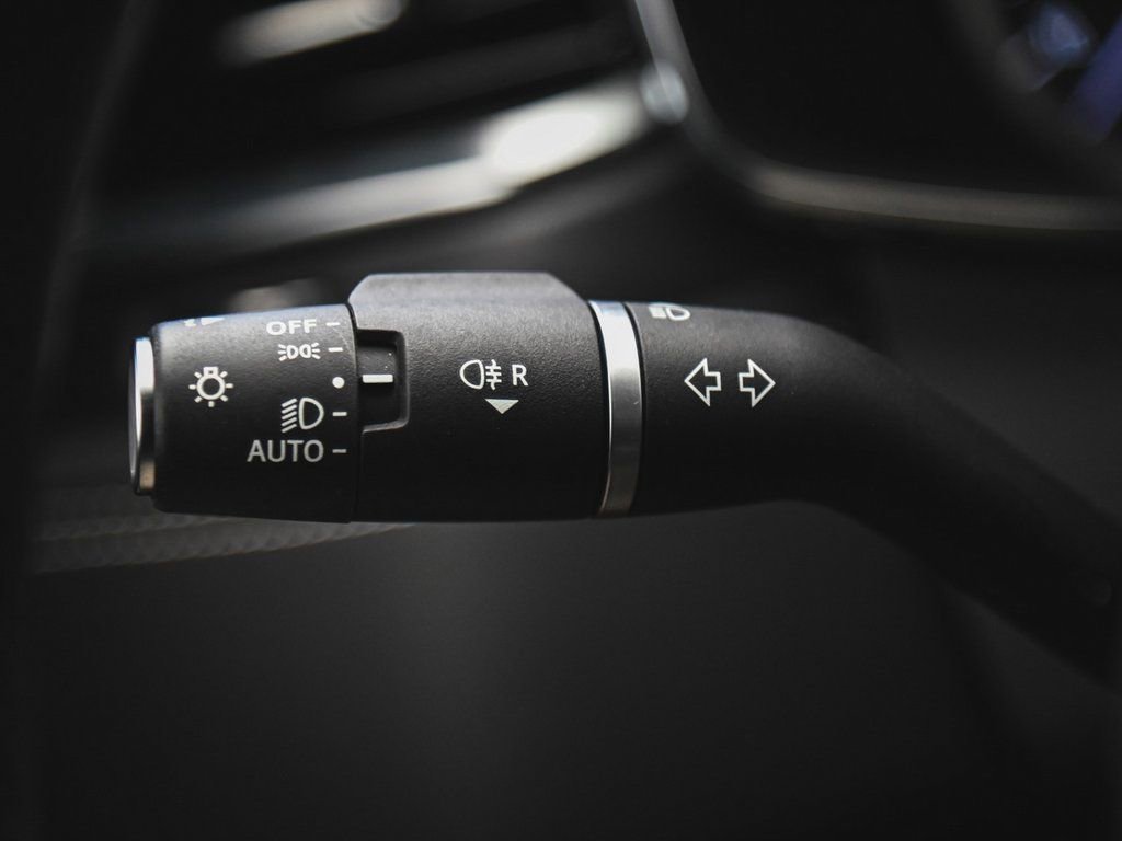 Used 2023 Jaguar XF R-Dynamic SE image 24