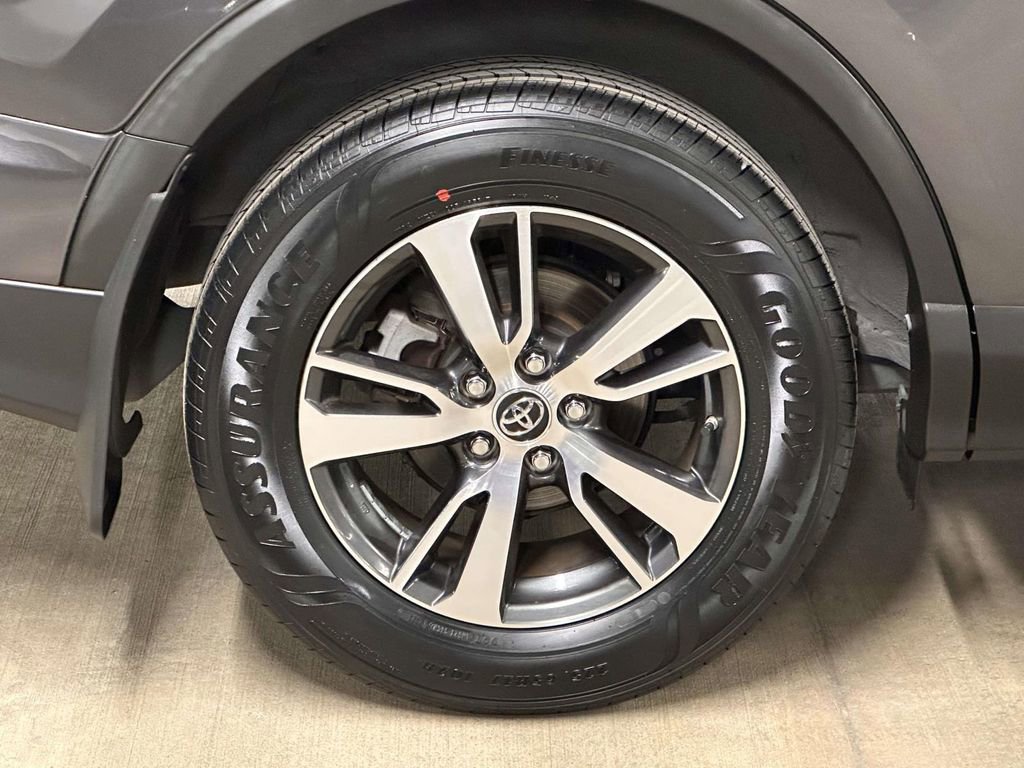 Used 2018 Toyota RAV4 XLE image 12