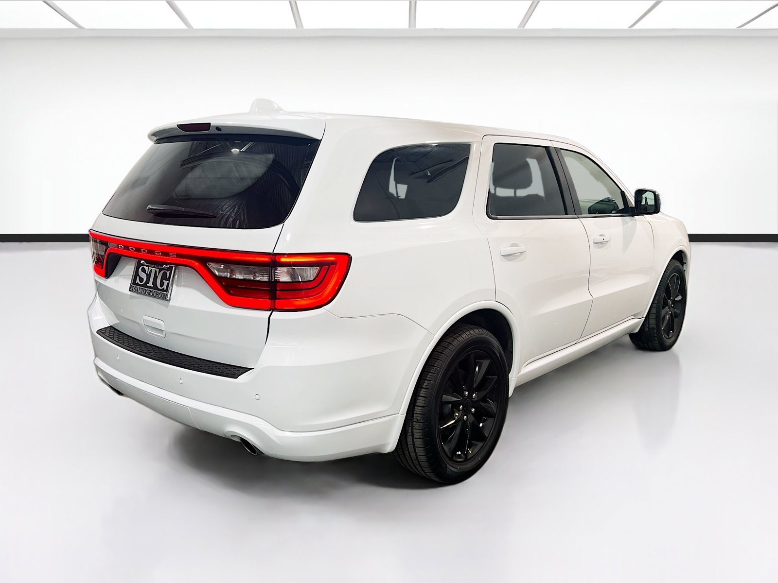 Used 2018 Dodge Durango GT w/ Blacktop Package RWD image 4