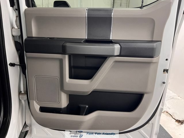 Used 2016 Ford F150 XLT AWD/4WD image 30