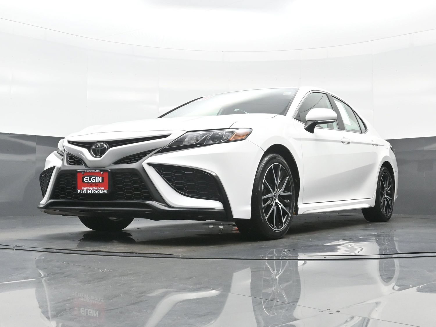Used 2024 Toyota Camry SE AWD/4WD image 28